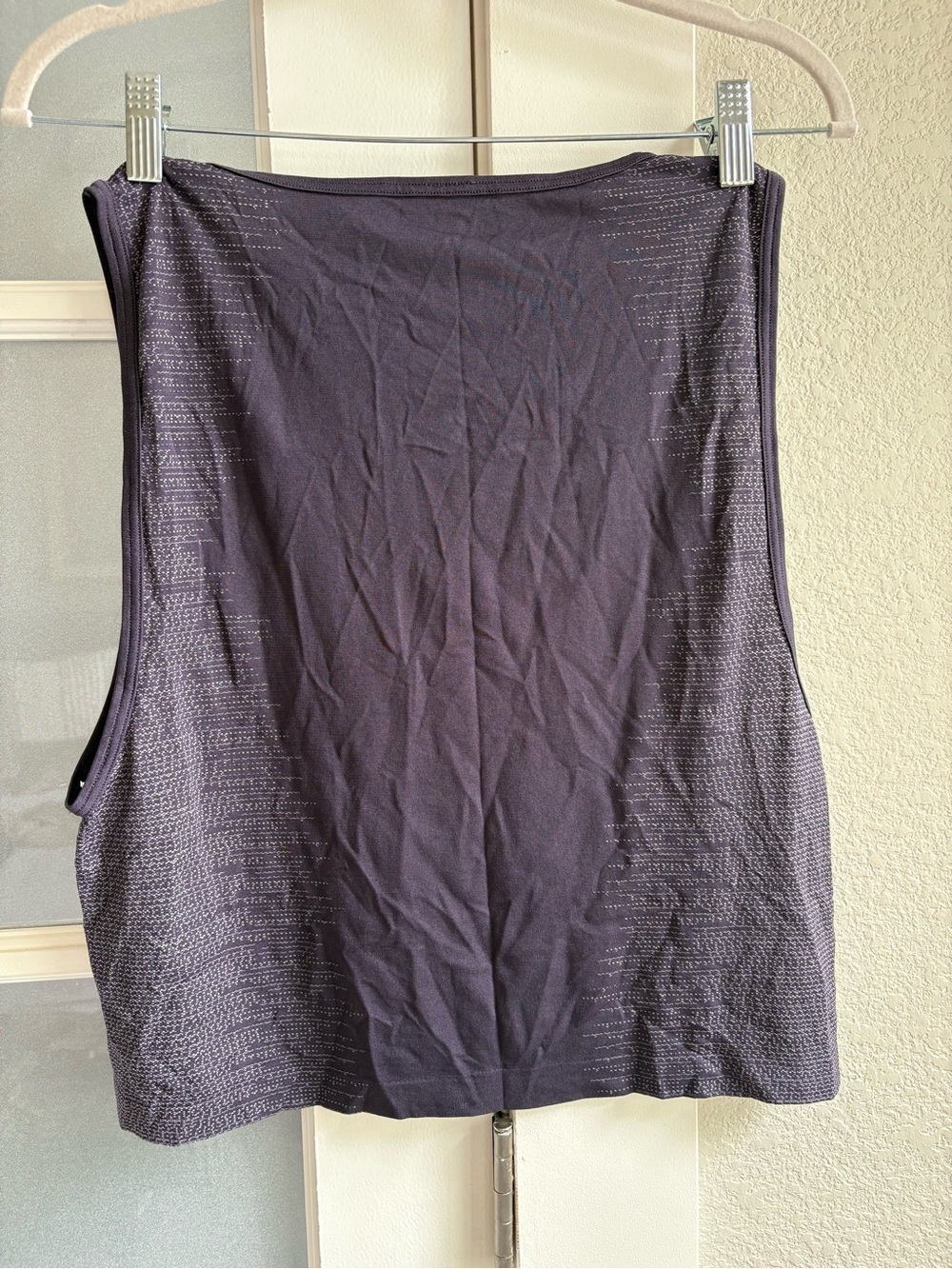 Under Armour - Set of 2 Women’s Lightweight Tank Tops - Small - Black & Purple - Picture 6 of 7